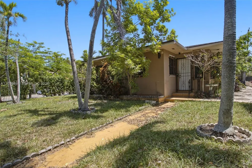 1200 SW 18th Ave Miami, FL 33135