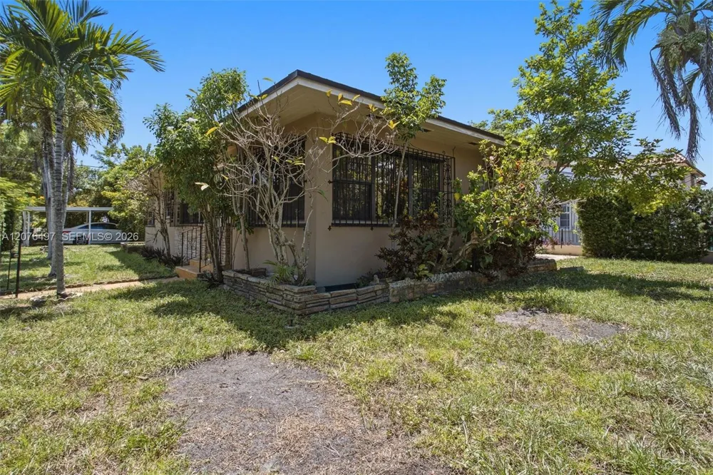 1200 SW 18th Ave Miami, FL 33135