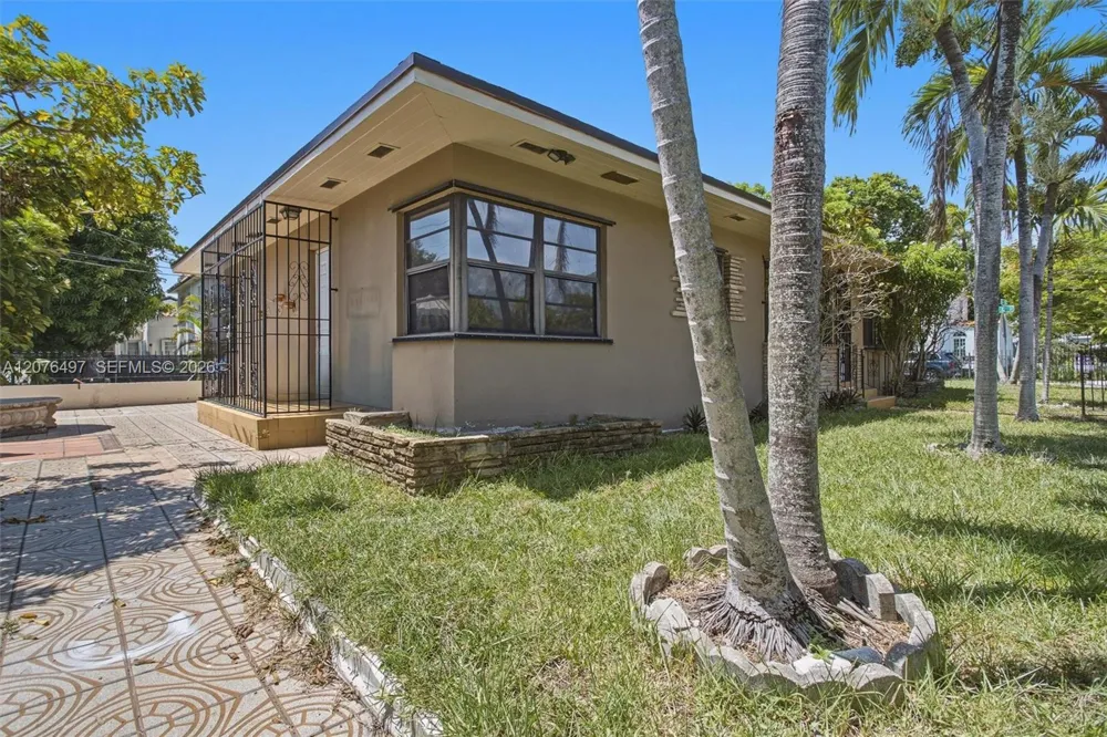 1200 SW 18th Ave Miami, FL 33135
