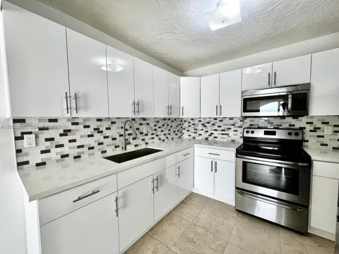 7010 NW 186th St #5-506