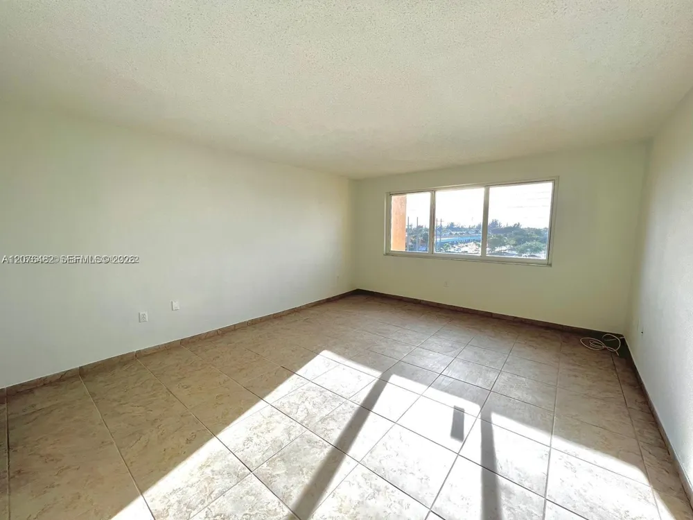 7010 NW 186th St #5-506 Hialeah, FL 33015