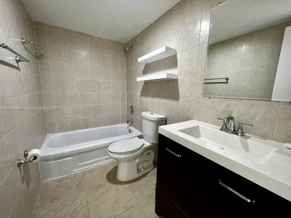 7010 NW 186th St #5-506 Hialeah, FL 33015
