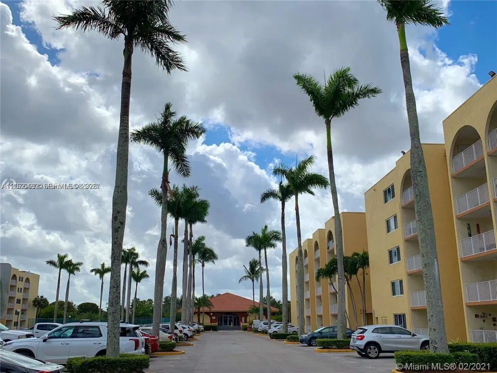 7010 NW 186th St #5-506 Hialeah, FL 33015