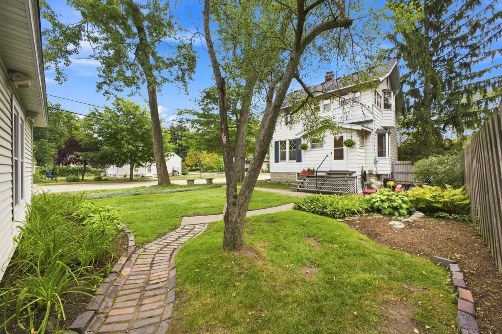 1510 Dorothea Road Berkley City, MI 48072