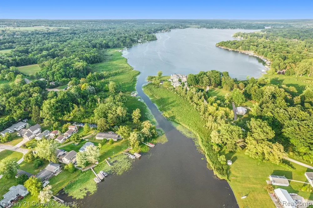 504 Olcott Lake Drive Napoleon Township, MI 49201