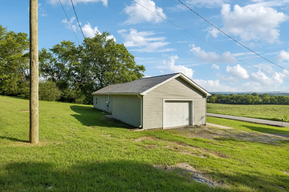 2323 Spring Creek Rd Lebanon, TN 37087