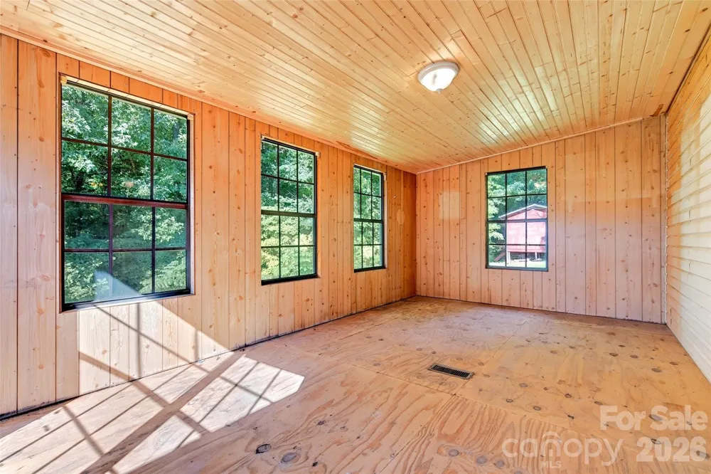 967 Moffitt Hill Road Old Fort, NC 28761
