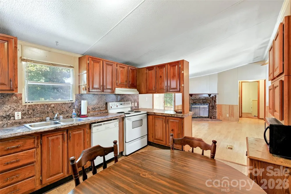 967 Moffitt Hill Road Old Fort, NC 28761