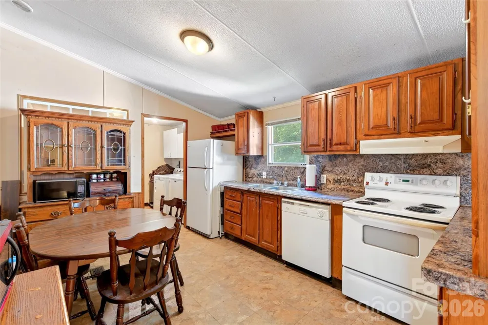 967 Moffitt Hill Road Old Fort, NC 28761