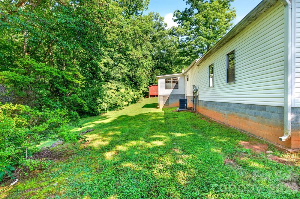 967 Moffitt Hill Road Old Fort, NC 28761