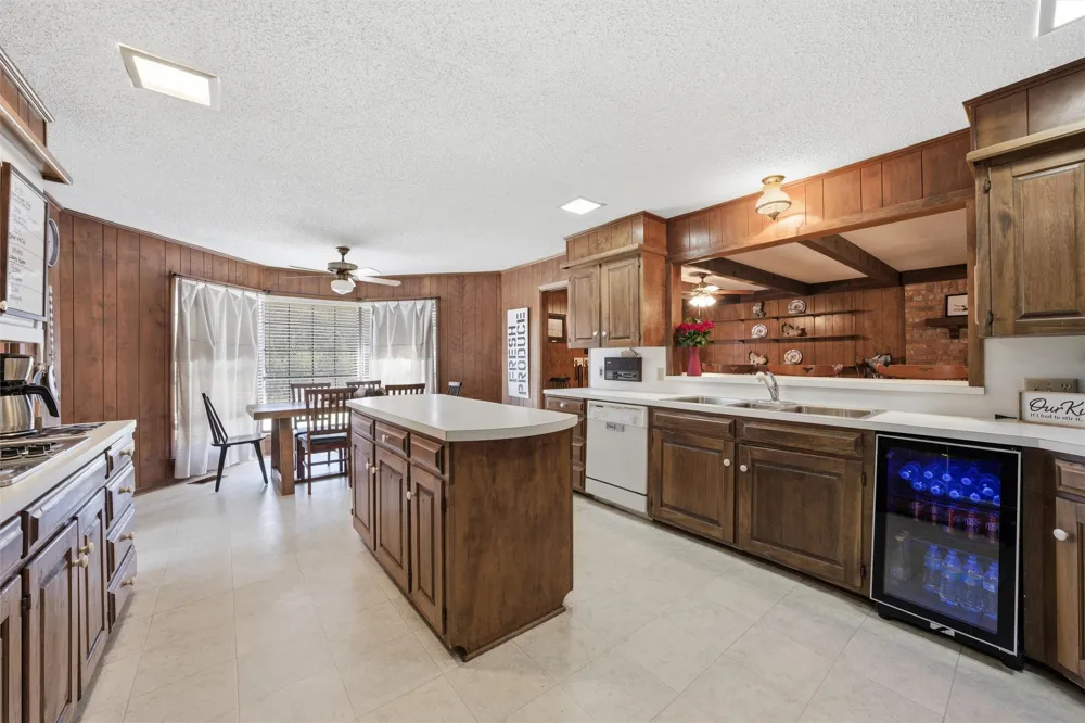 2210 White Street Clifton, TX 76634