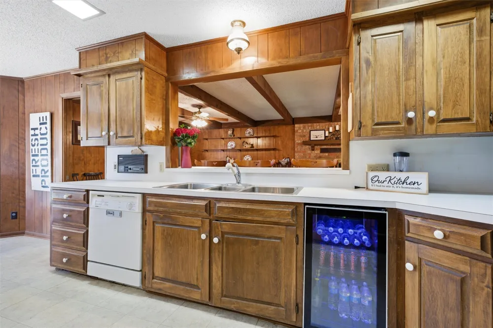 2210 White Street Clifton, TX 76634