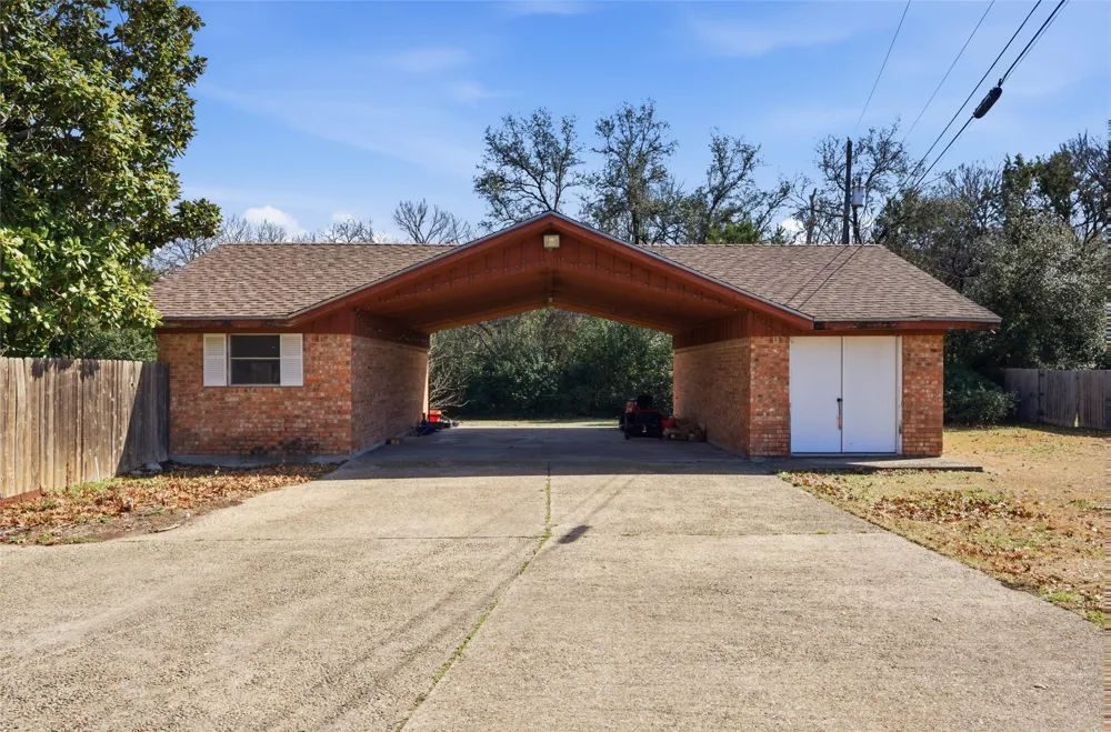 2210 White Street Clifton, TX 76634