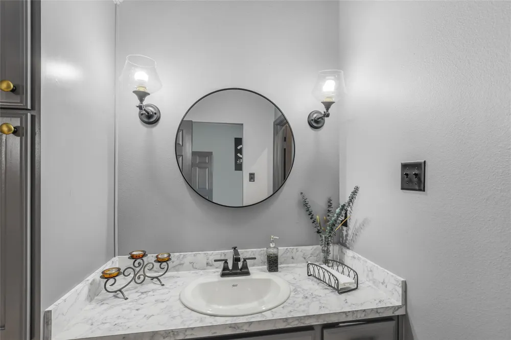 1373 County Road 166 W Overton, TX 75684