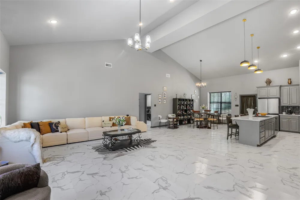 1373 County Road 166 W Overton, TX 75684