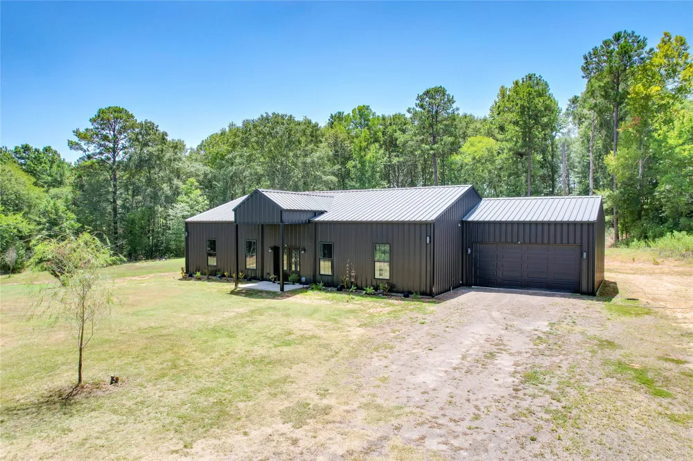 1373 County Road 166 W Overton, TX 75684