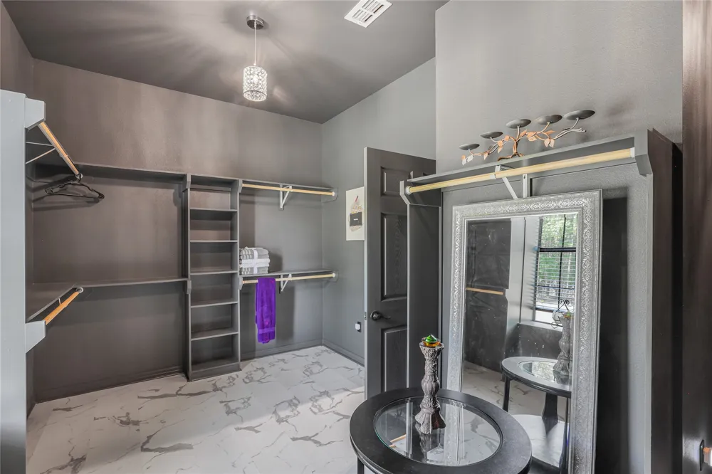 1373 County Road 166 W Overton, TX 75684