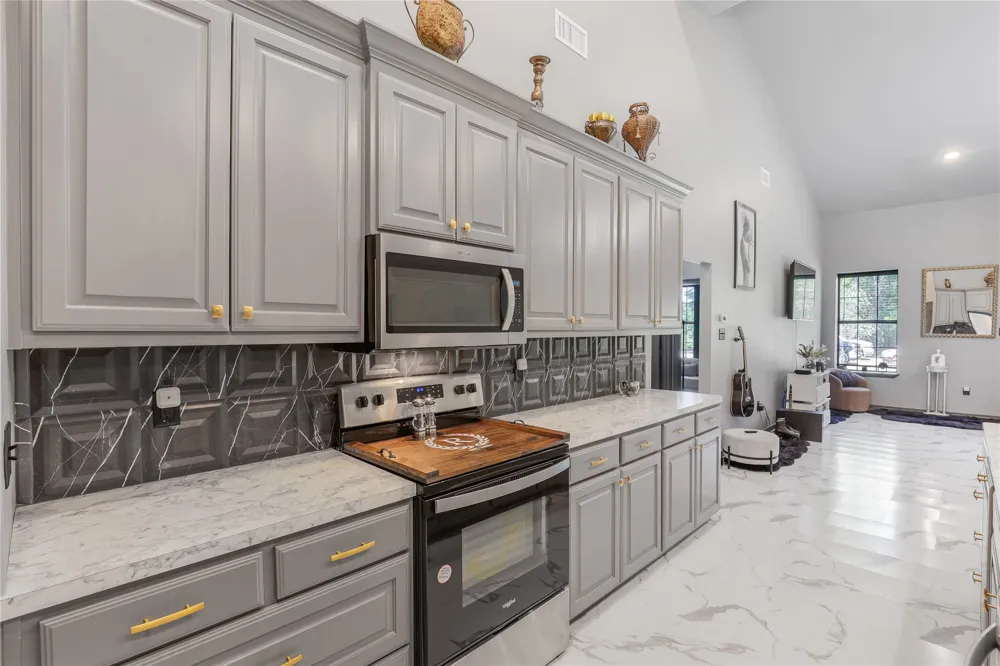 1373 County Road 166 W Overton, TX 75684