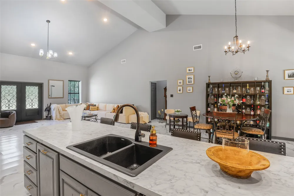 1373 County Road 166 W Overton, TX 75684