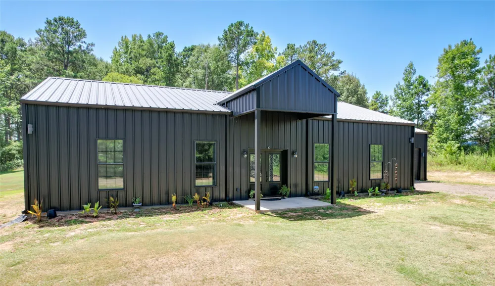 1373 County Road 166 W Overton, TX 75684
