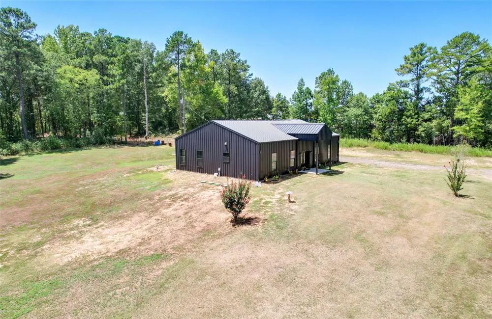 1373 County Road 166 W Overton, TX 75684