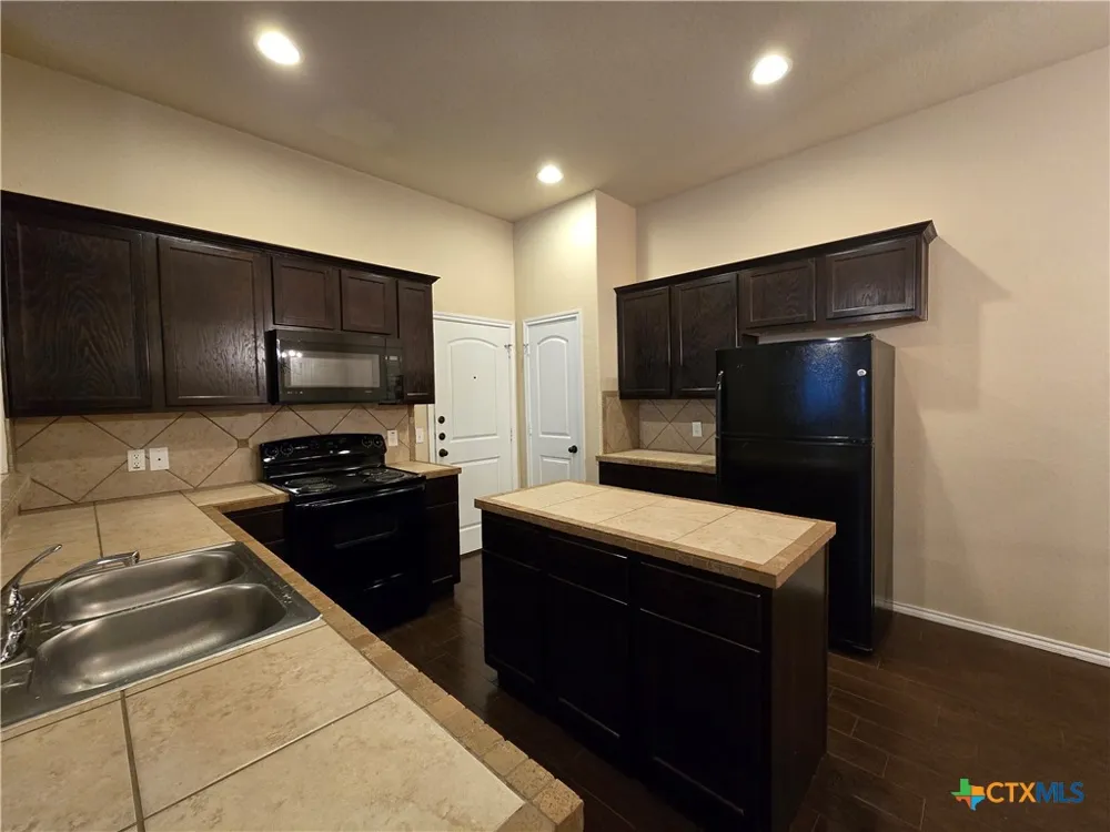 296 Rosalie Drive New Braunfels, TX 78130