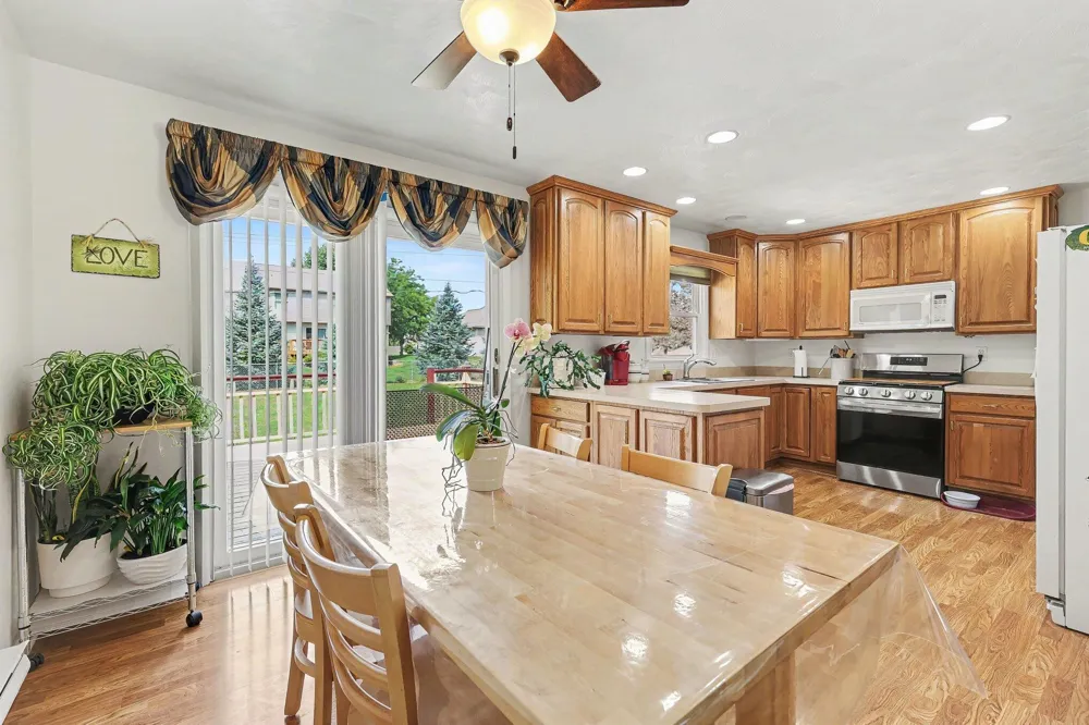 318 Kenway Drive Lansing, MI 48917