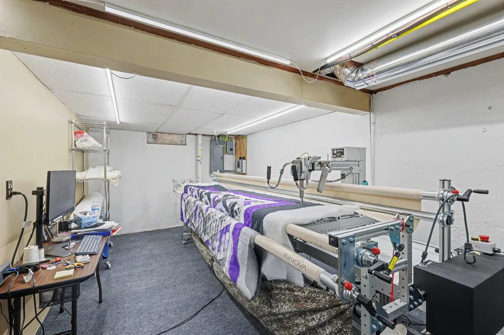 318 Kenway Drive Lansing, MI 48917