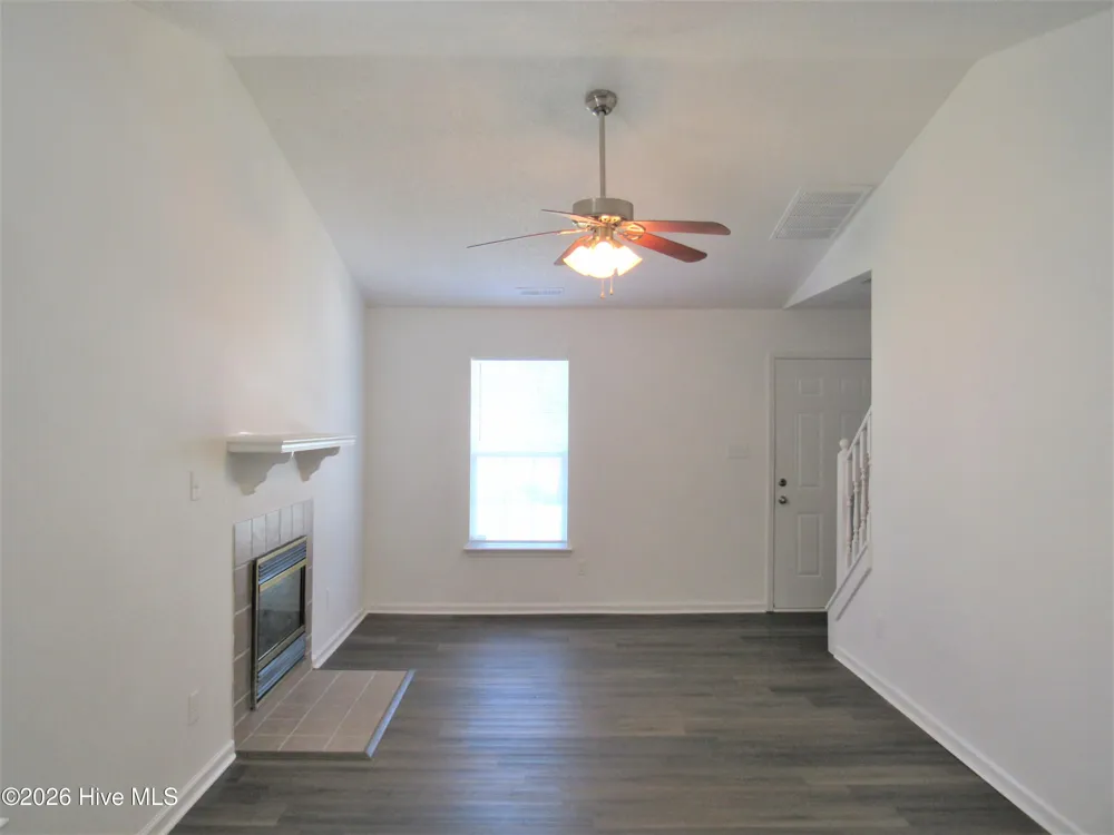 300 Meadowbrook Lane Jacksonville, NC 28546