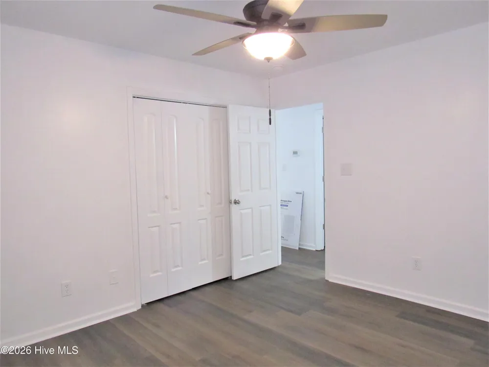 300 Meadowbrook Lane Jacksonville, NC 28546