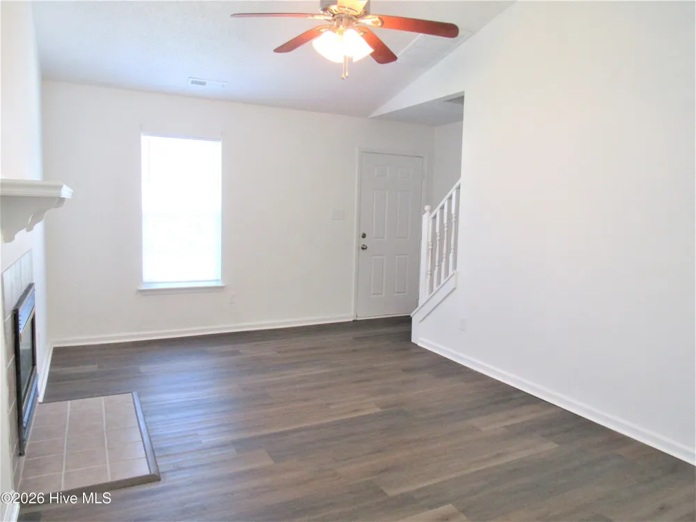 300 Meadowbrook Lane Jacksonville, NC 28546