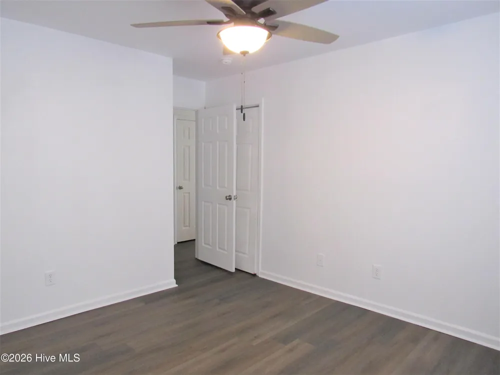 300 Meadowbrook Lane Jacksonville, NC 28546
