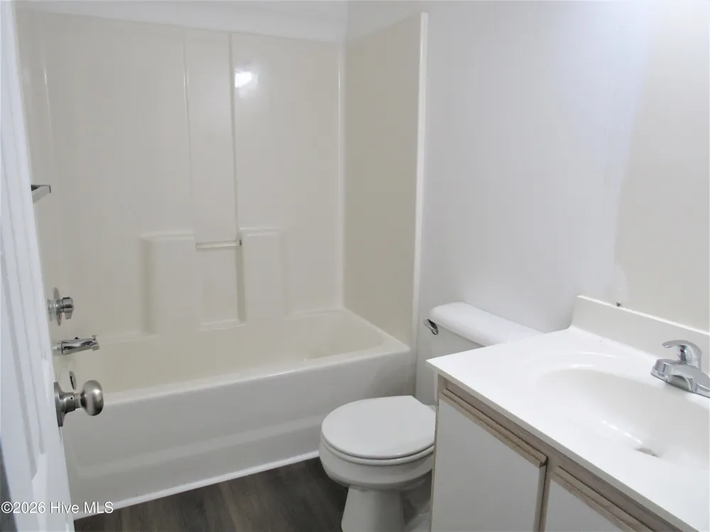 300 Meadowbrook Lane Jacksonville, NC 28546
