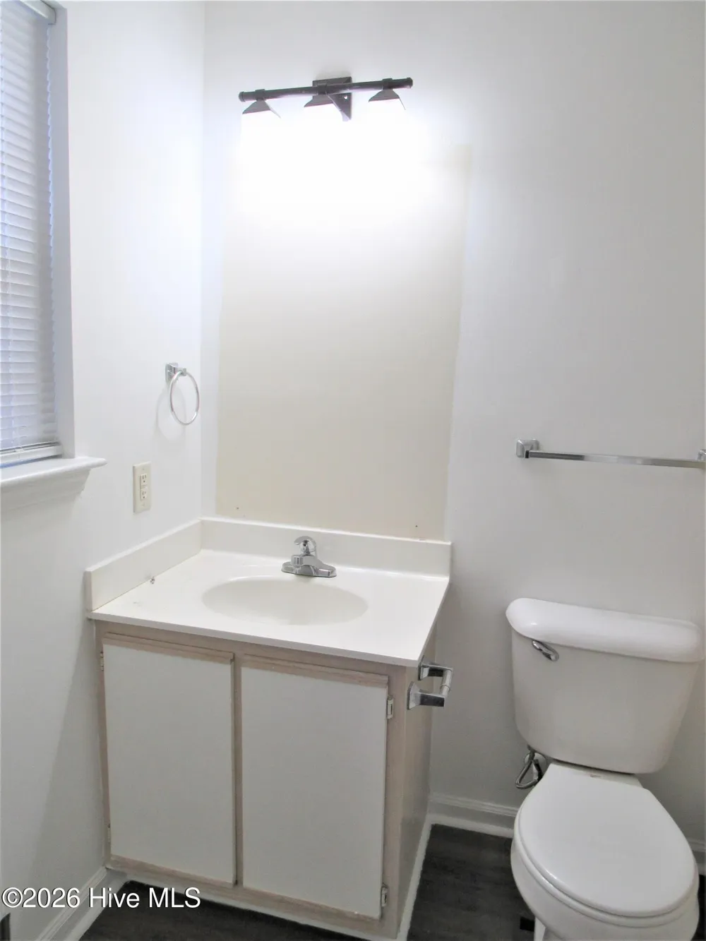 300 Meadowbrook Lane Jacksonville, NC 28546