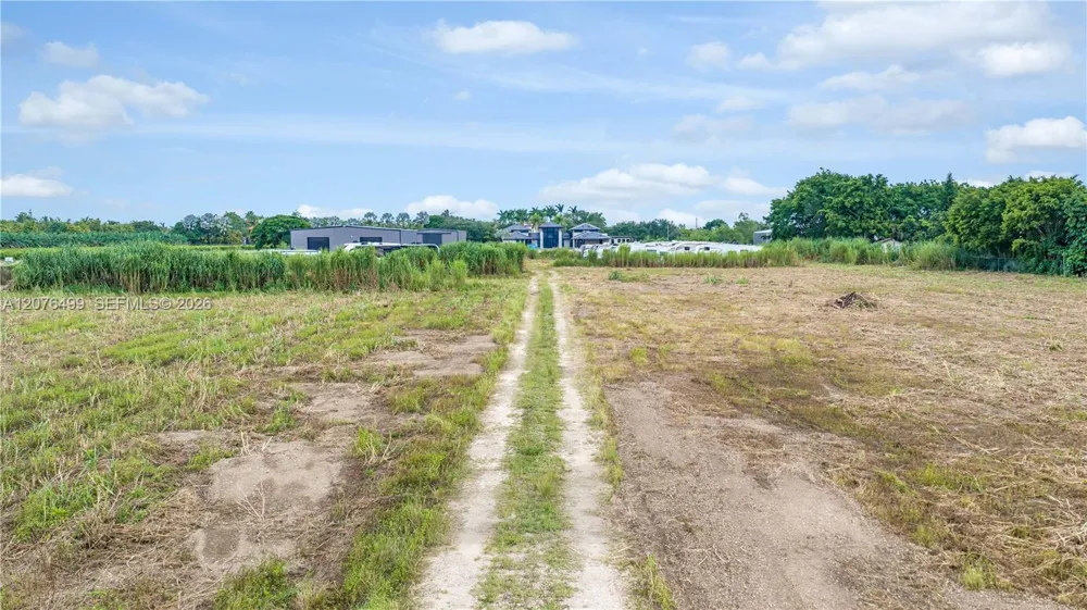 150 SW 187th Ave Miami, FL 33196