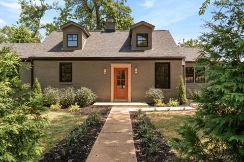 2808 Brightwood Ave