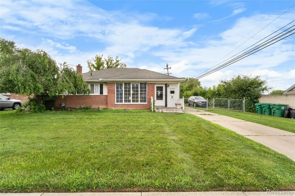 31426 Rush Street Garden City City, MI 48135