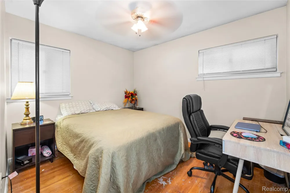 31426 Rush Street Garden City City, MI 48135
