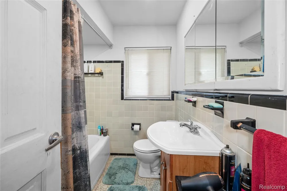 31426 Rush Street Garden City City, MI 48135