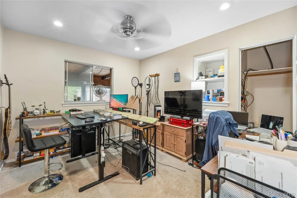 31426 Rush Street Garden City City, MI 48135