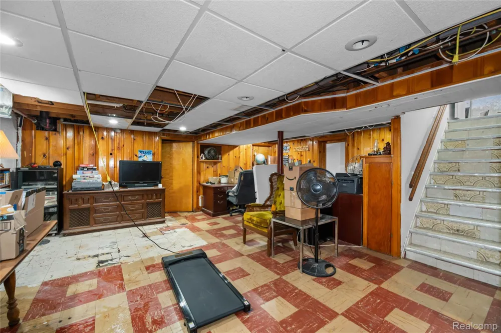 31426 Rush Street Garden City City, MI 48135