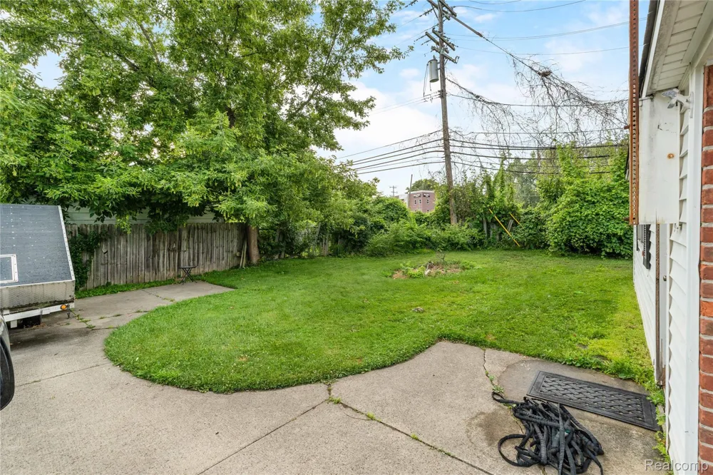 31426 Rush Street Garden City City, MI 48135