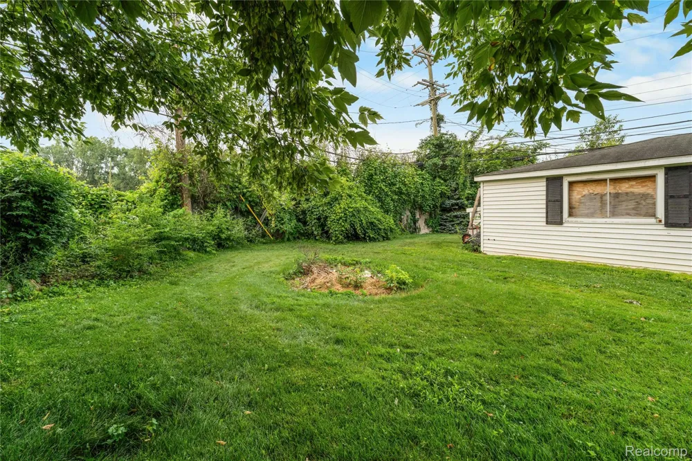 31426 Rush Street Garden City City, MI 48135