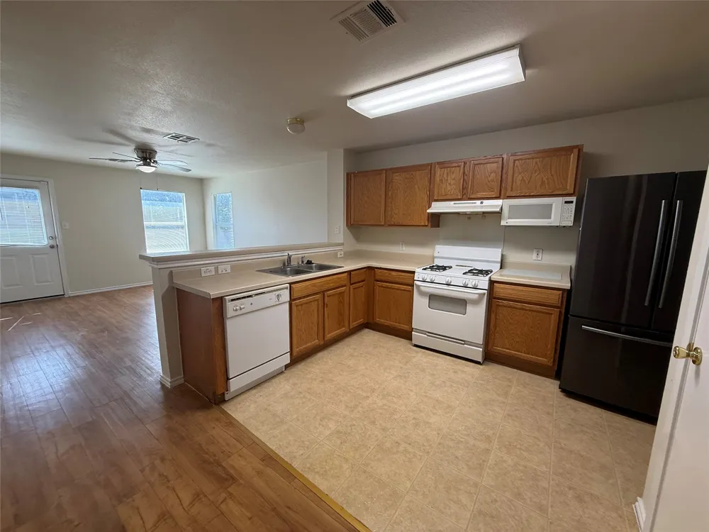 241 Carriage Way Kyle, TX 78640