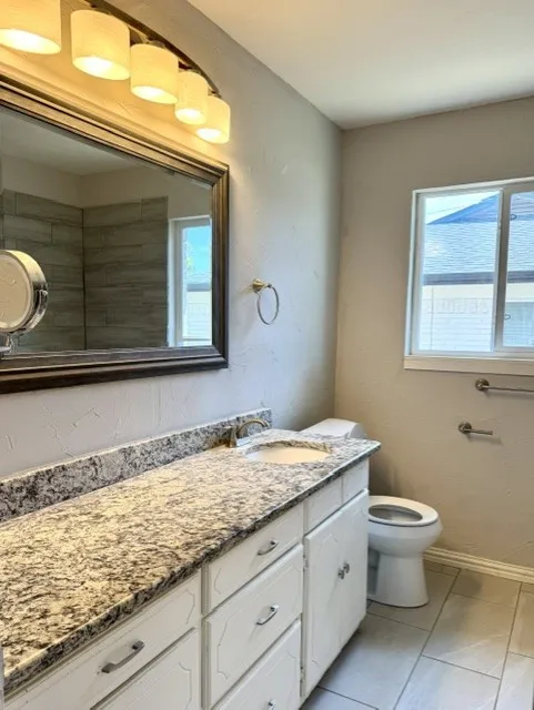 3912 Shawnee Trail Lake Worth, TX 76135