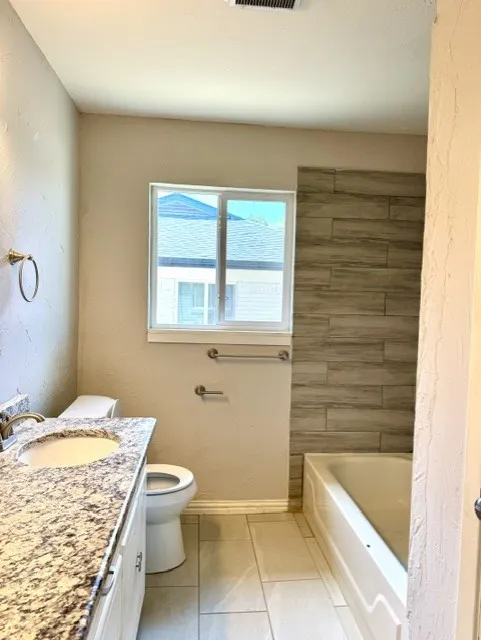 3912 Shawnee Trail Lake Worth, TX 76135