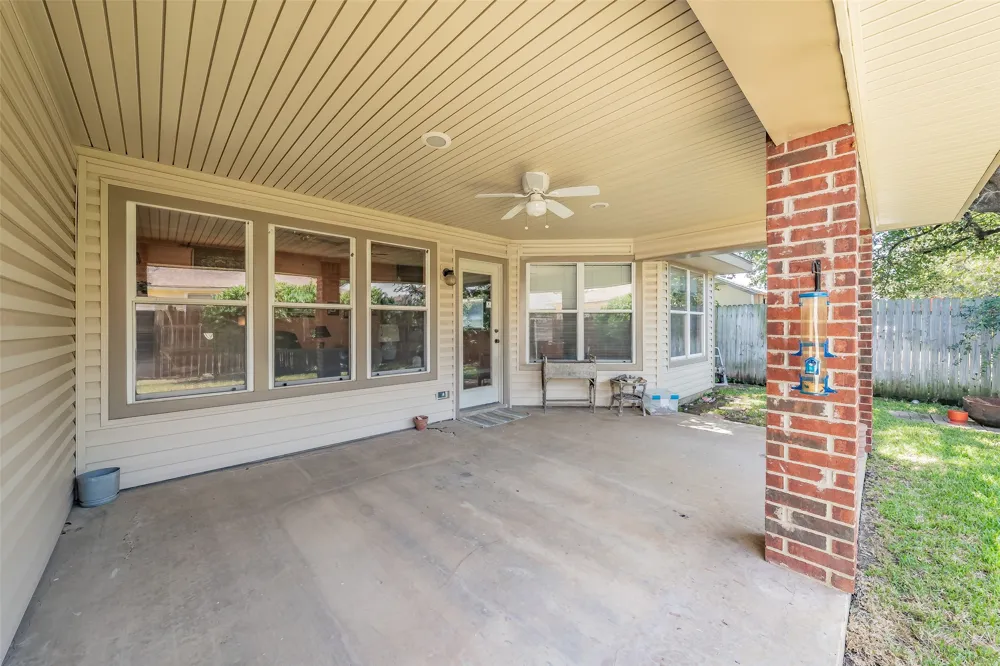 1108 Middlebury Lane Euless, TX 76040