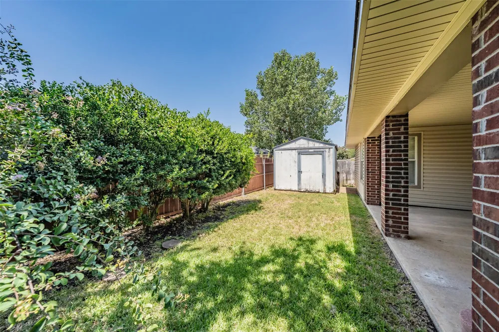 1108 Middlebury Lane Euless, TX 76040