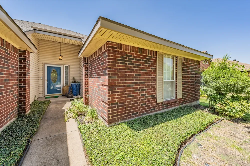 1108 Middlebury Lane Euless, TX 76040