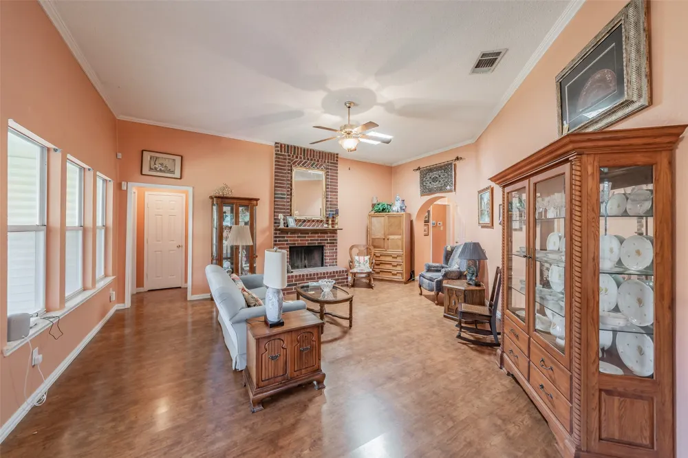 1108 Middlebury Lane Euless, TX 76040